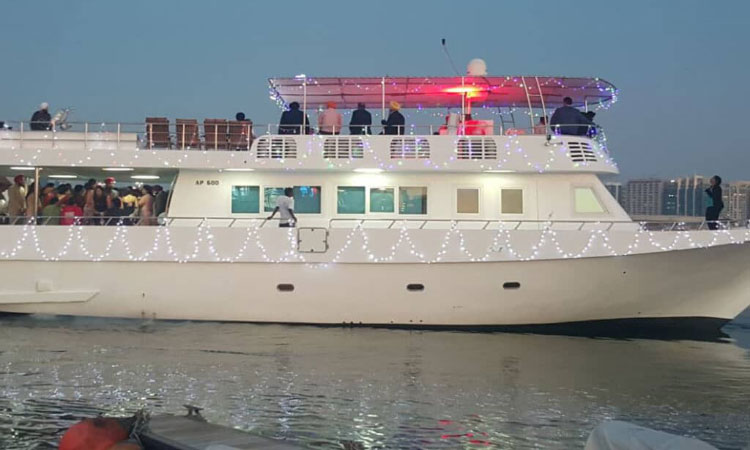 Al Boom Yacht Rental Abu Dhabi