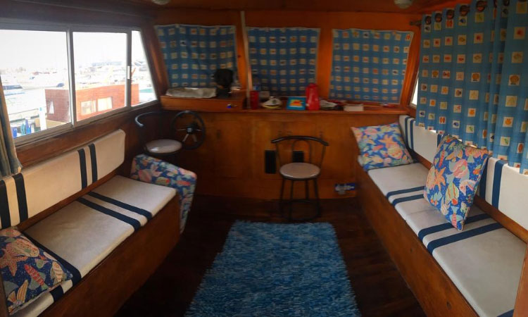 Houseboat Cruising Abu Dhabi