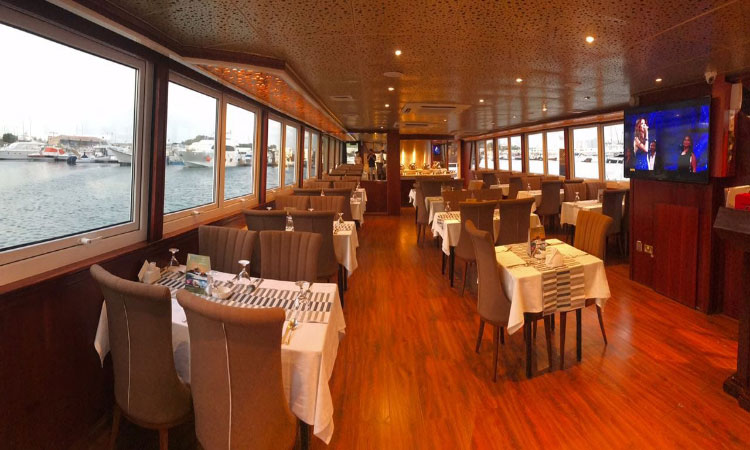 Luxury Yacht Dinner Cruise Abu Dhabi