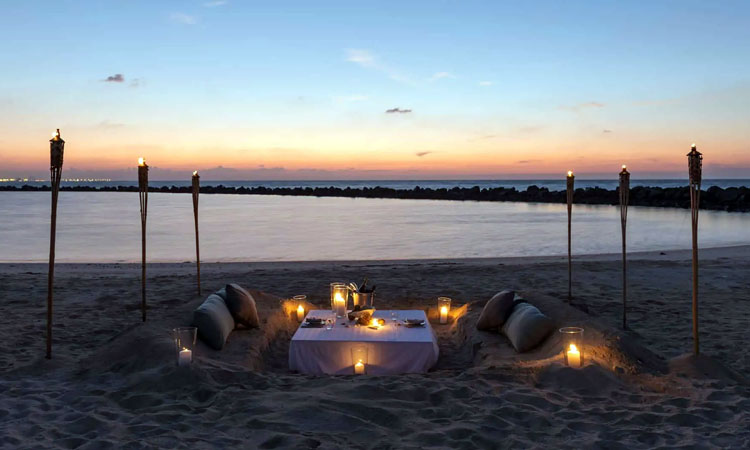 Private Romantic Island Beach Dinner in Abu Dhabi