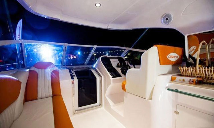 Yacht Cruising Abu Dhabi